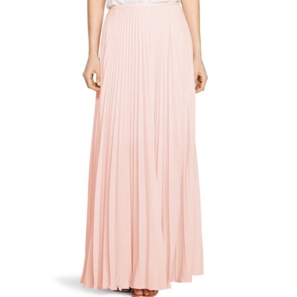 Banana Republic Dresses & Skirts - Banana Republic Pleated Soft Blush Maxi Skirt Banana Republic Dresses & Skirts - Banana Republic Pleated Soft Blush Maxi Skirt